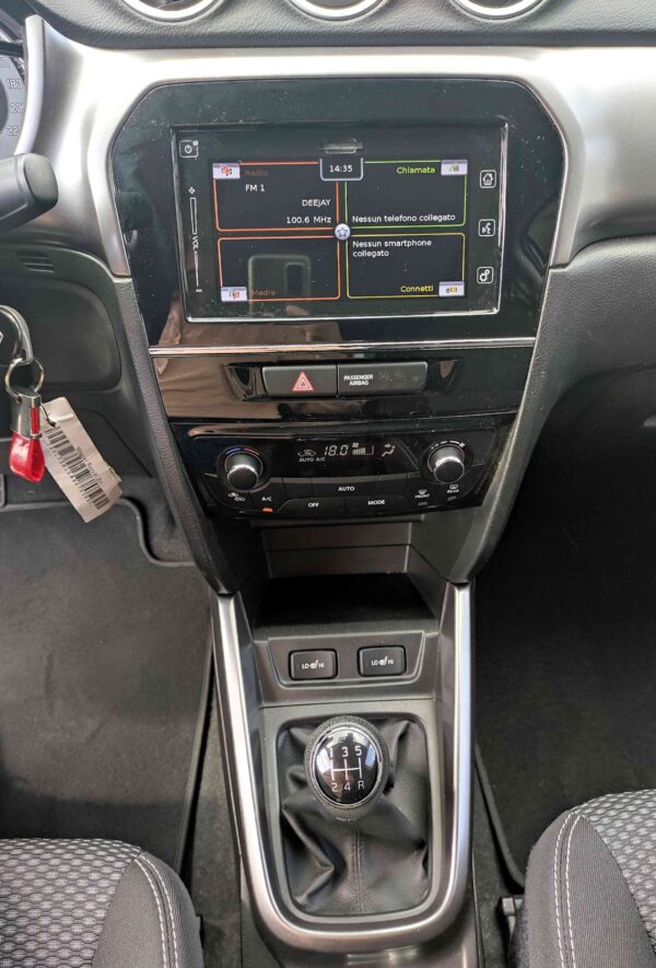 SUZUKI Vitara 1.0 Boosterjet 4WD AllGrip Cool  + SENSORI DI PARCHEGGIO POSTERIORI - immagine 11