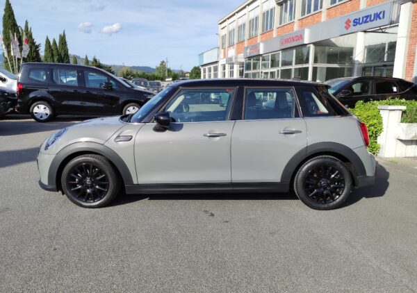 MINI Mini (F55) 1.5 Cooper Classic 5 porte Auto - immagine 2