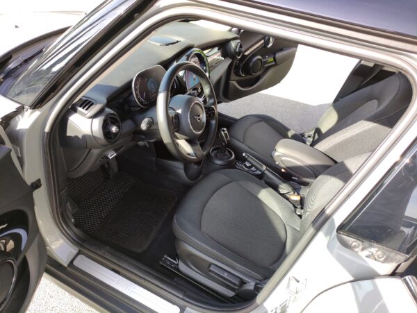 MINI Mini (F55) 1.5 Cooper Classic 5 porte Auto - immagine 9