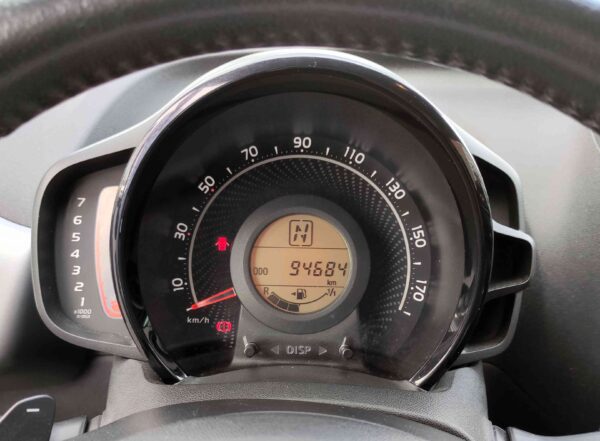 TOYOTA Aygo Connect 1.0 VVT-i 72 CV 5 porte X-Play MMT - immagine 12