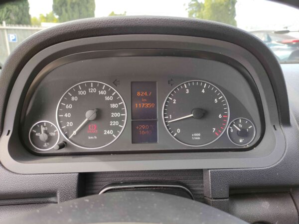 MERCEDES A 160 BlueEFFICIENCY Elegance - immagine 11