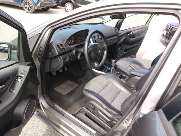 MERCEDES A 160 BlueEFFICIENCY Elegance - immagine 8