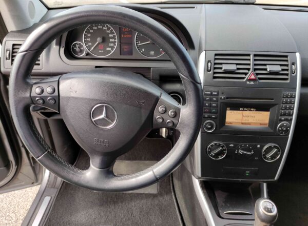 MERCEDES A 160 BlueEFFICIENCY Elegance - immagine 9