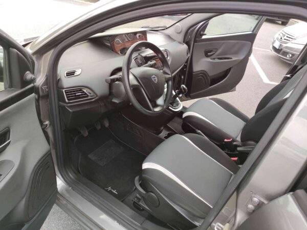 LANCIA Ypsilon 1.2 69 CV 5 porte Silver - immagine 7
