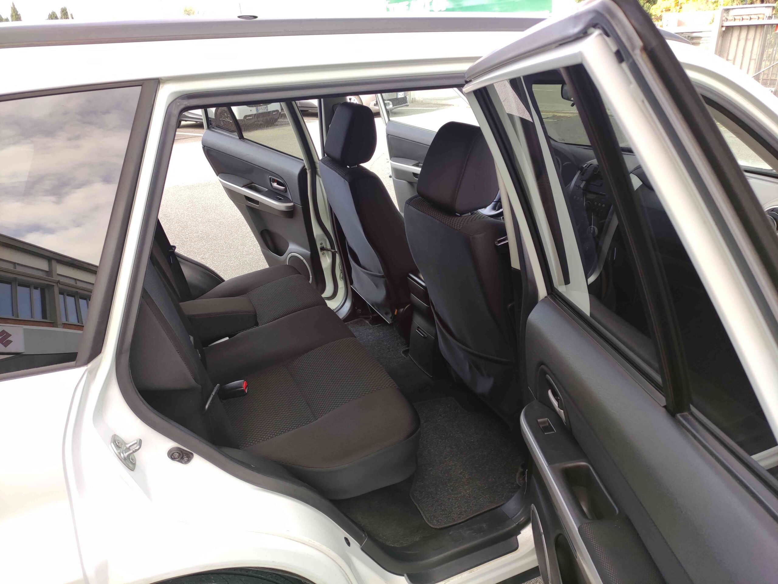 SUZUKI Grand Vitara 1.9 DDiS 5 porte Offroad 4 SUZUKI Grand Vitara 1.9 DDiS 5 porte Offroad - immagine 4