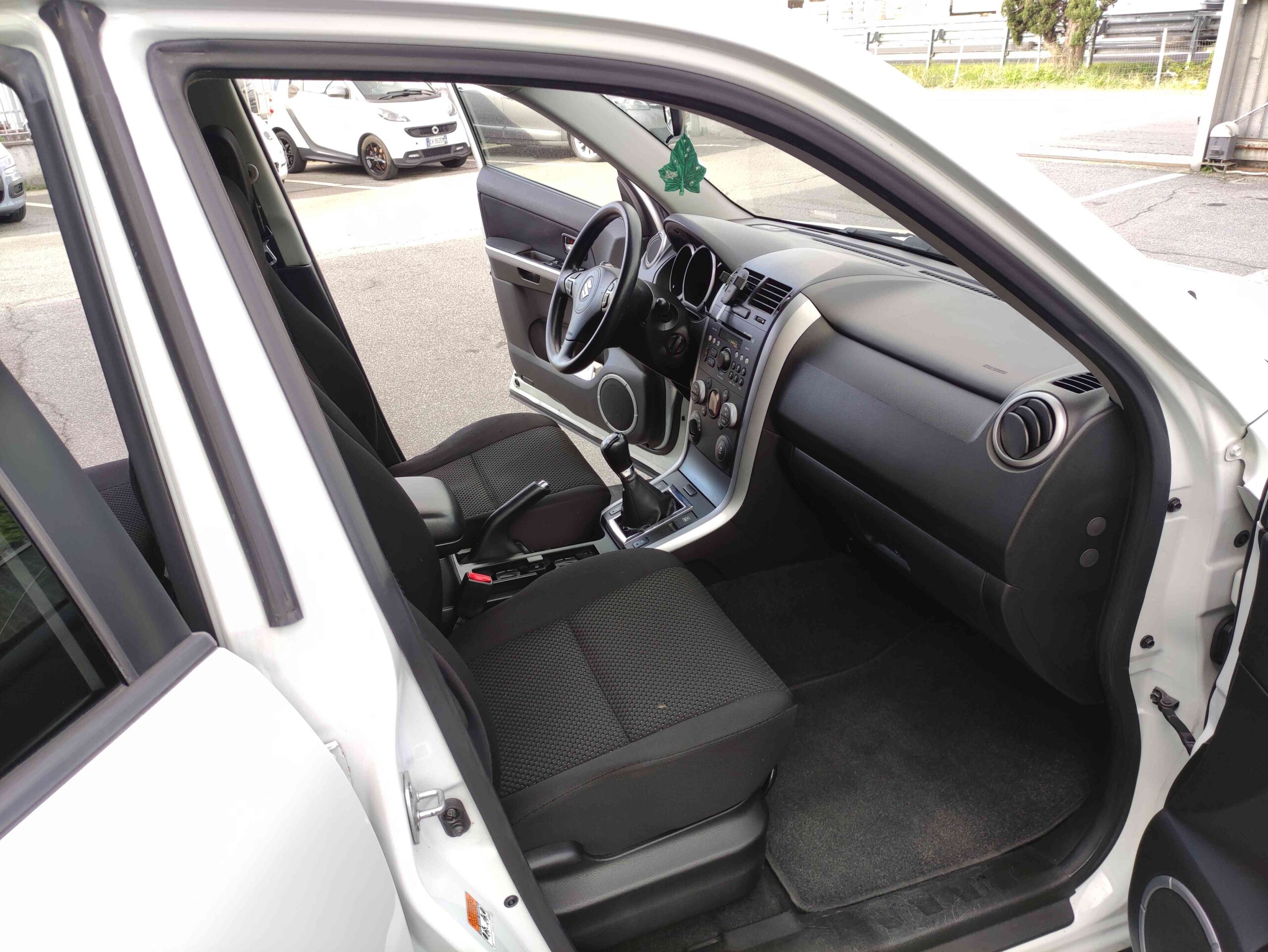 SUZUKI Grand Vitara 1.9 DDiS 5 porte Offroad 5 SUZUKI Grand Vitara 1.9 DDiS 5 porte Offroad - immagine 5