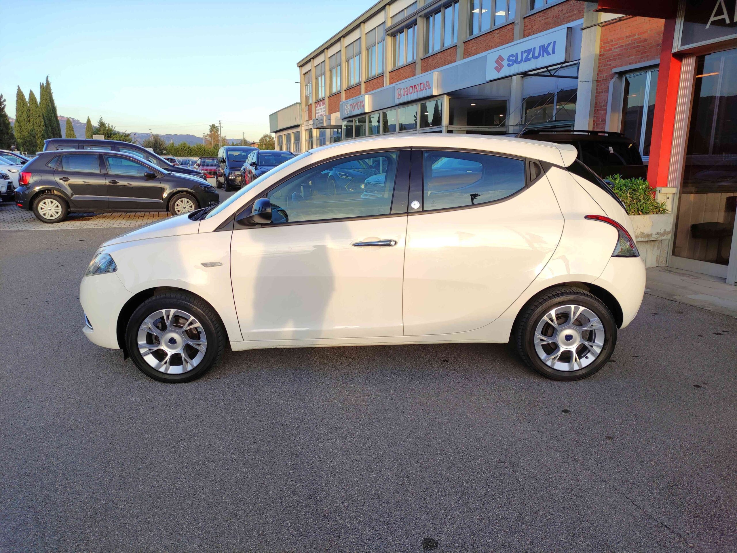 LANCIA Ypsilon 1.2 69 CV 5 porte GPL Ecochic Gold 2 LANCIA Ypsilon 1.2 69 CV 5 porte GPL Ecochic Gold - immagine 2
