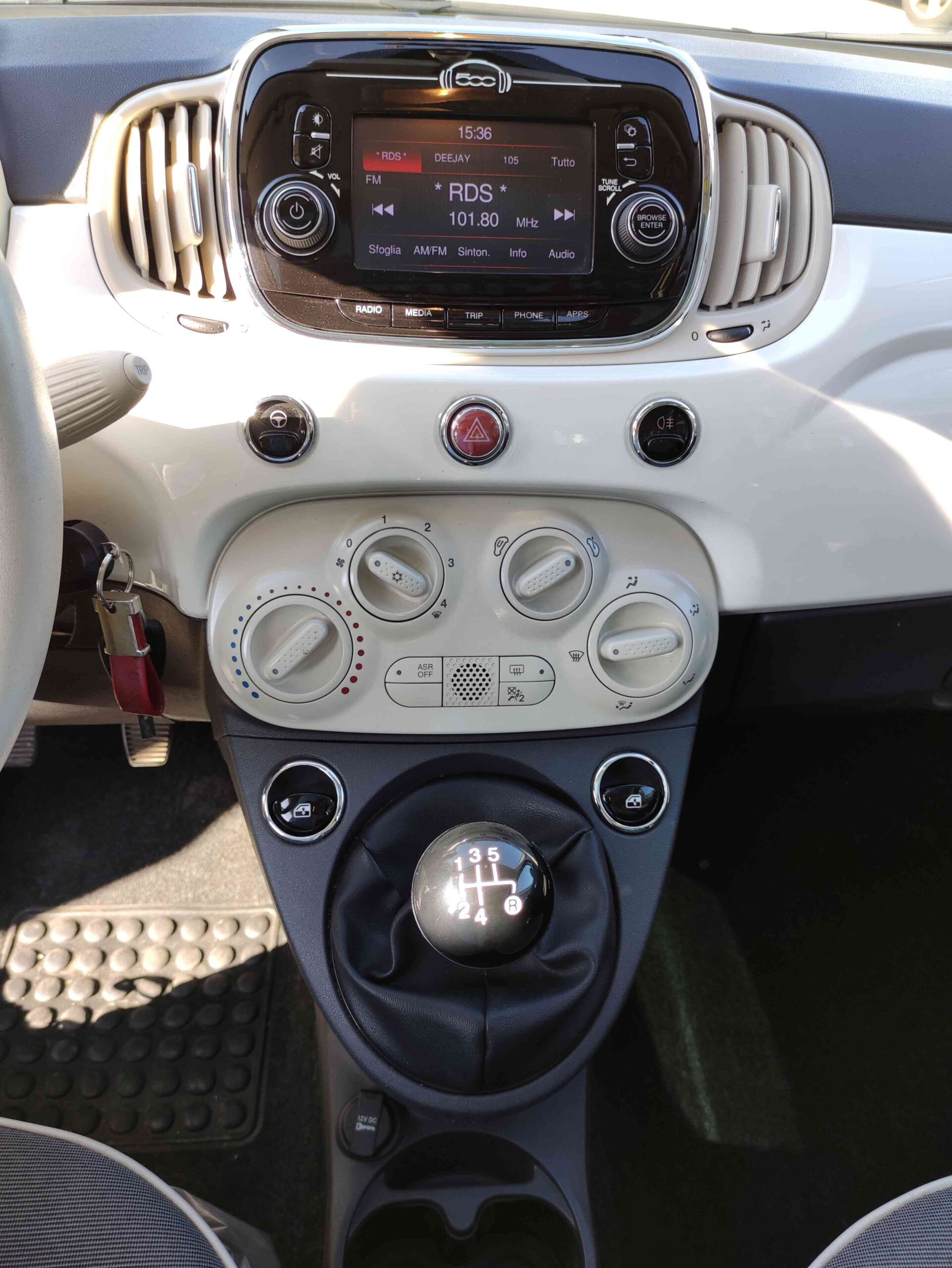 FIAT 500 1.2 Lounge + Cerchi in Lega MAK da 16" 8 FIAT 500 1.2 Lounge + Cerchi in Lega MAK da 16" - immagine 8