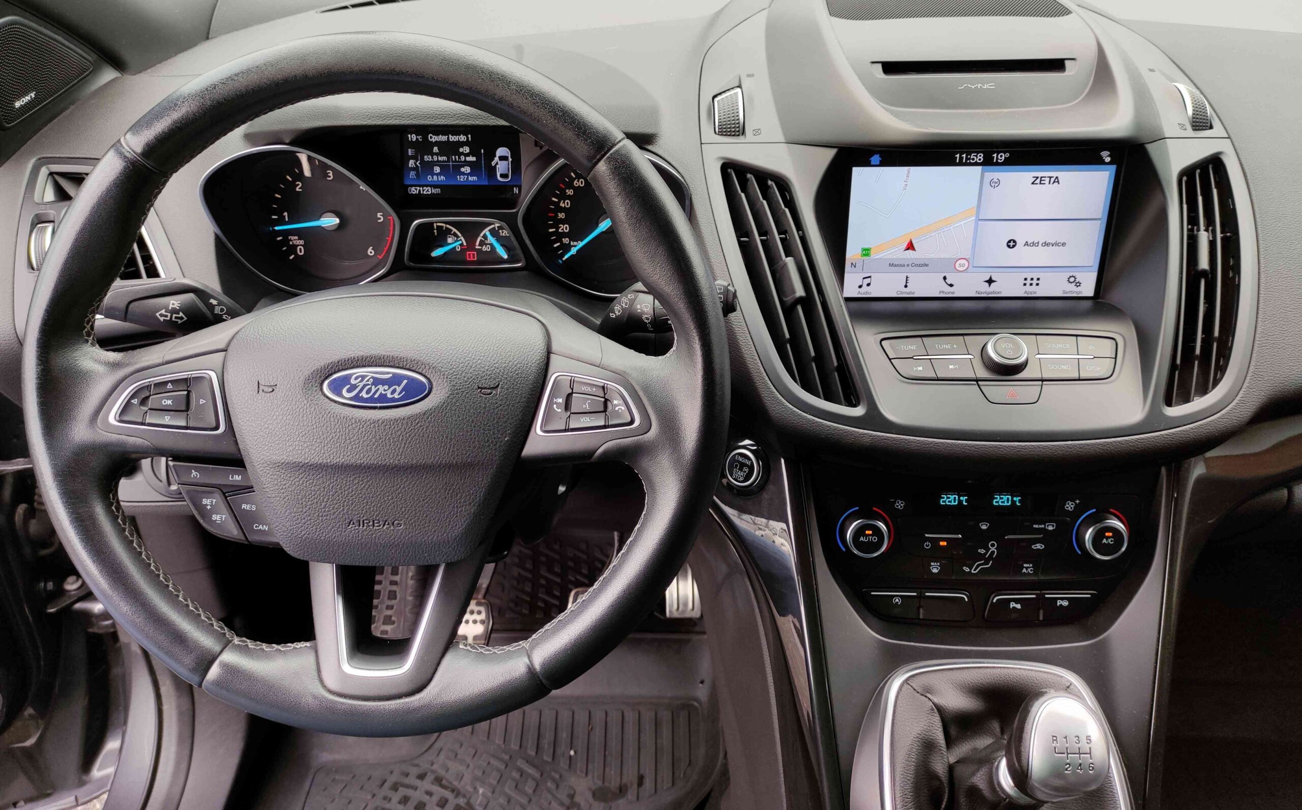 FORD Kuga 2.0 TDCI 150 CV S&S 4WD ST-Line 13 FORD Kuga 2.0 TDCI 150 CV S&S 4WD ST-Line - immagine 13