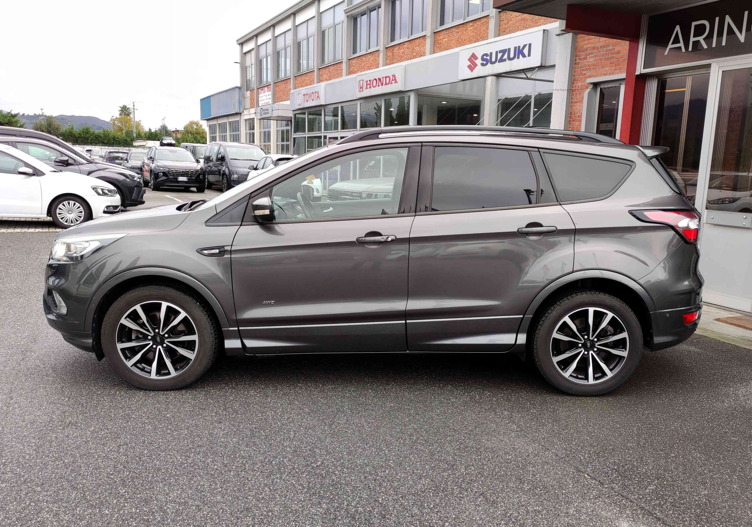 FORD Kuga 2.0 TDCI 150 CV S&S 4WD ST-Line 3 FORD Kuga 2.0 TDCI 150 CV S&S 4WD ST-Line - immagine 3
