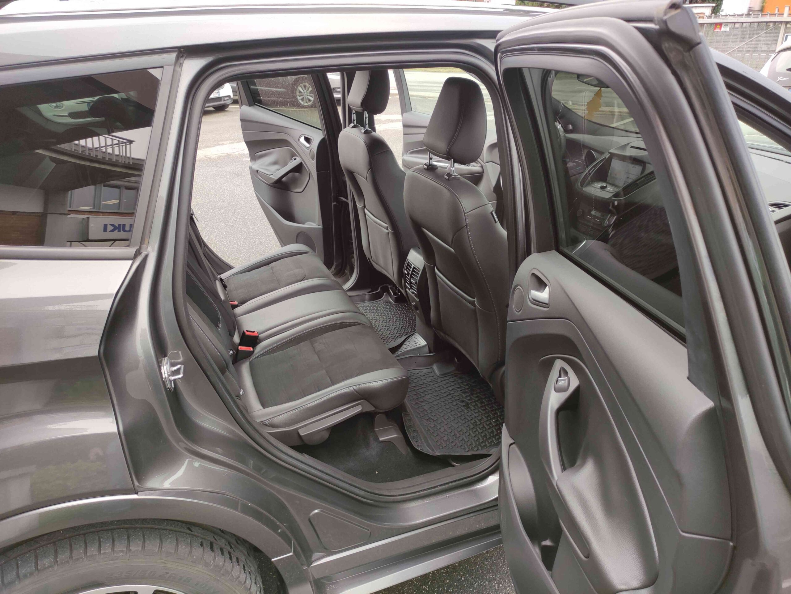 FORD Kuga 2.0 TDCI 150 CV S&S 4WD ST-Line 9 FORD Kuga 2.0 TDCI 150 CV S&S 4WD ST-Line - immagine 9