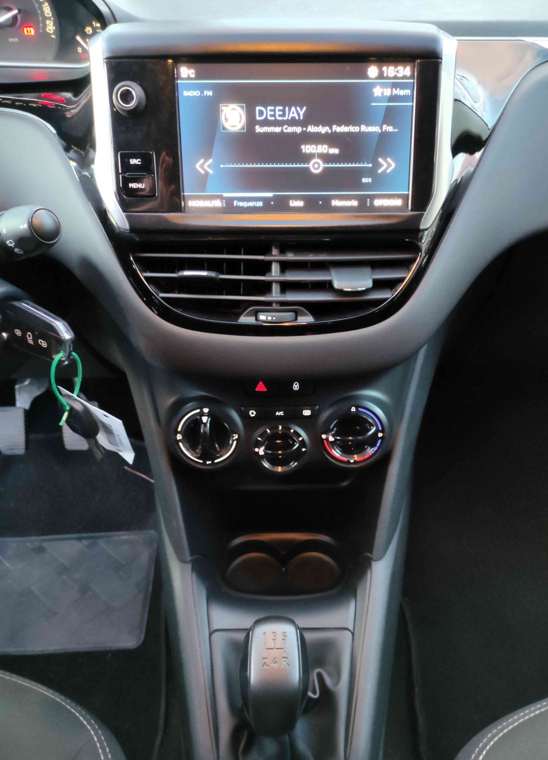 PEUGEOT 208 PureTech 82 Stop&Start 5 porte Active + Cerchi in Lega 10 PEUGEOT 208 PureTech 82 Stop&Start 5 porte Active + Cerchi in Lega - immagine 10