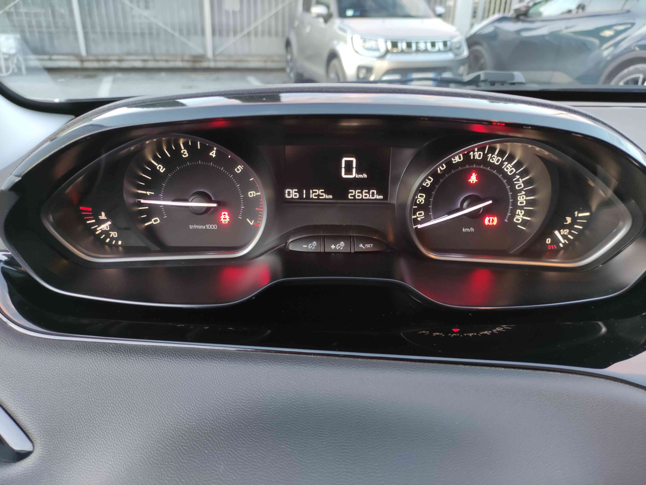 PEUGEOT 208 PureTech 82 Stop&Start 5 porte Active + Cerchi in Lega 11 PEUGEOT 208 PureTech 82 Stop&Start 5 porte Active + Cerchi in Lega - immagine 11