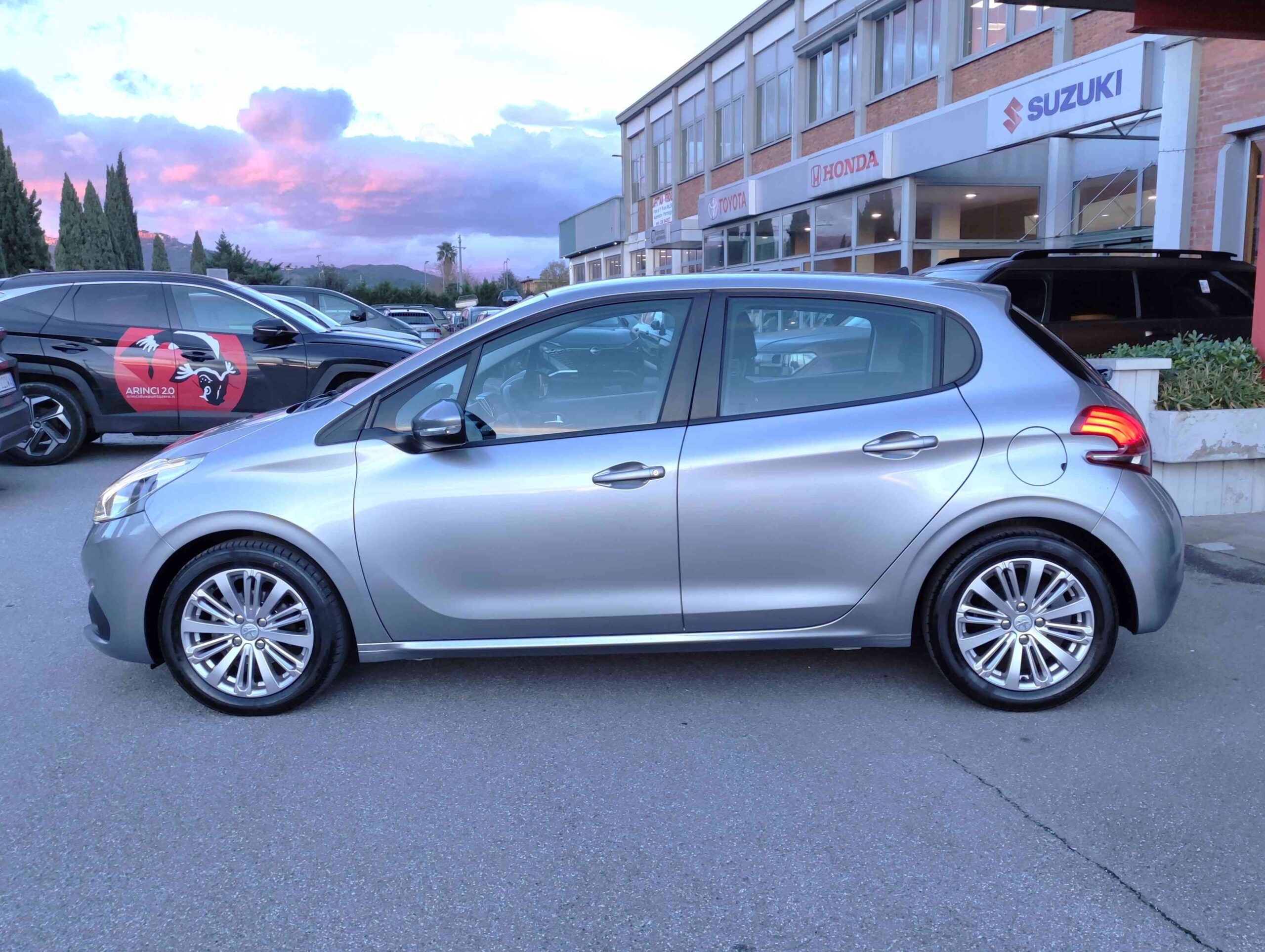 PEUGEOT 208 PureTech 82 Stop&Start 5 porte Active + Cerchi in Lega 2 PEUGEOT 208 PureTech 82 Stop&Start 5 porte Active + Cerchi in Lega - immagine 2