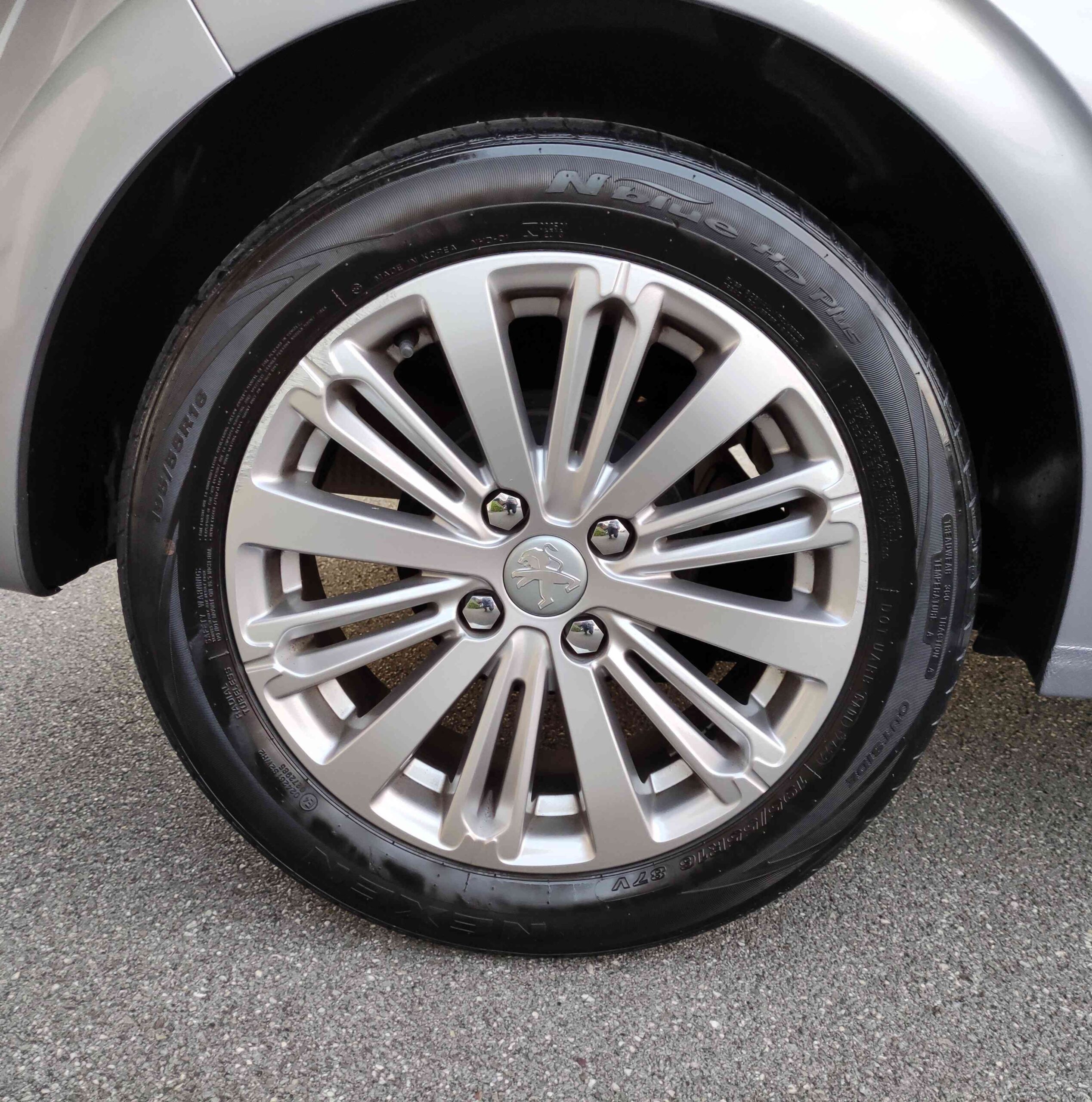 PEUGEOT 208 PureTech 82 Stop&Start 5 porte Active + Cerchi in Lega 4 PEUGEOT 208 PureTech 82 Stop&Start 5 porte Active + Cerchi in Lega - immagine 4