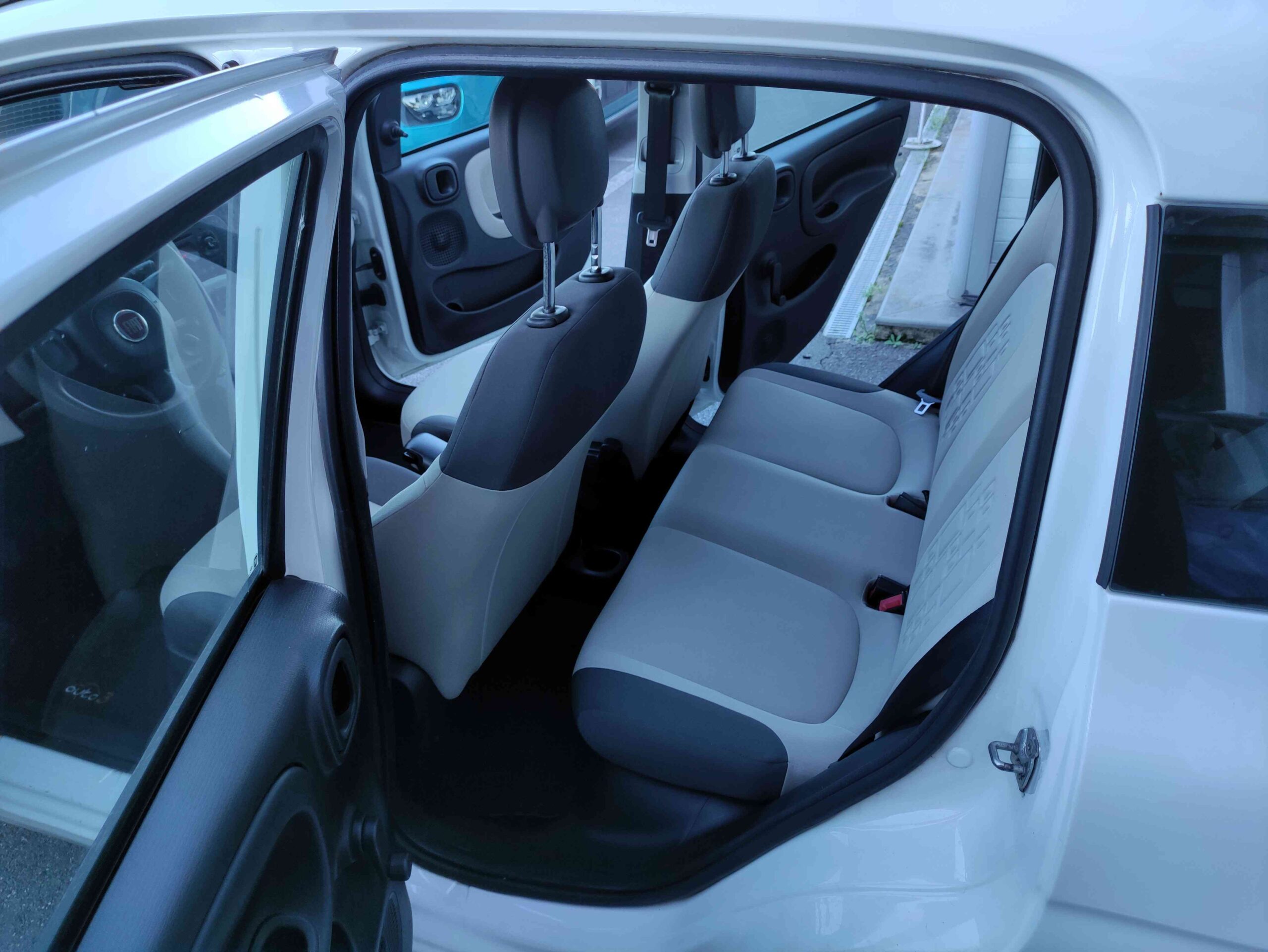 FIAT Panda 1.2 Easy 5 posti 6 FIAT Panda 1.2 Easy 5 posti - immagine 6