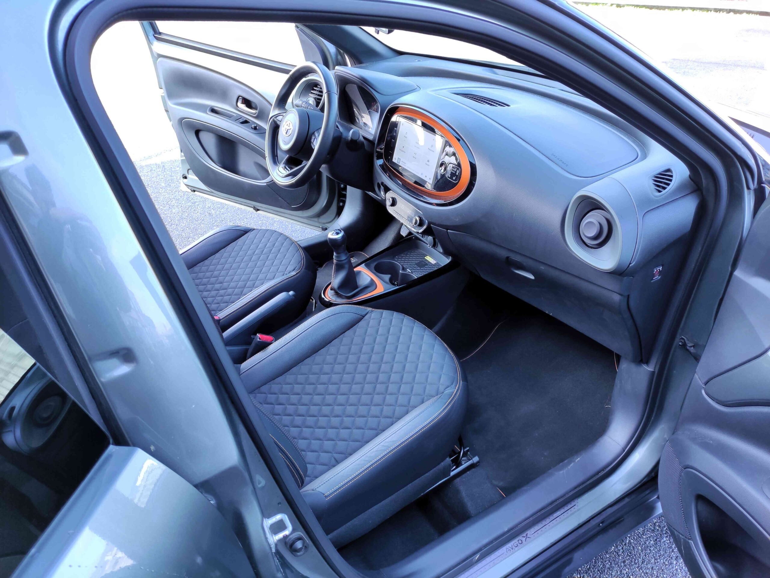 TOYOTA Aygo X 1.0 VVT-i 72 CV 5 porte Limited Air 9 TOYOTA Aygo X 1.0 VVT-i 72 CV 5 porte Limited Air - immagine 9