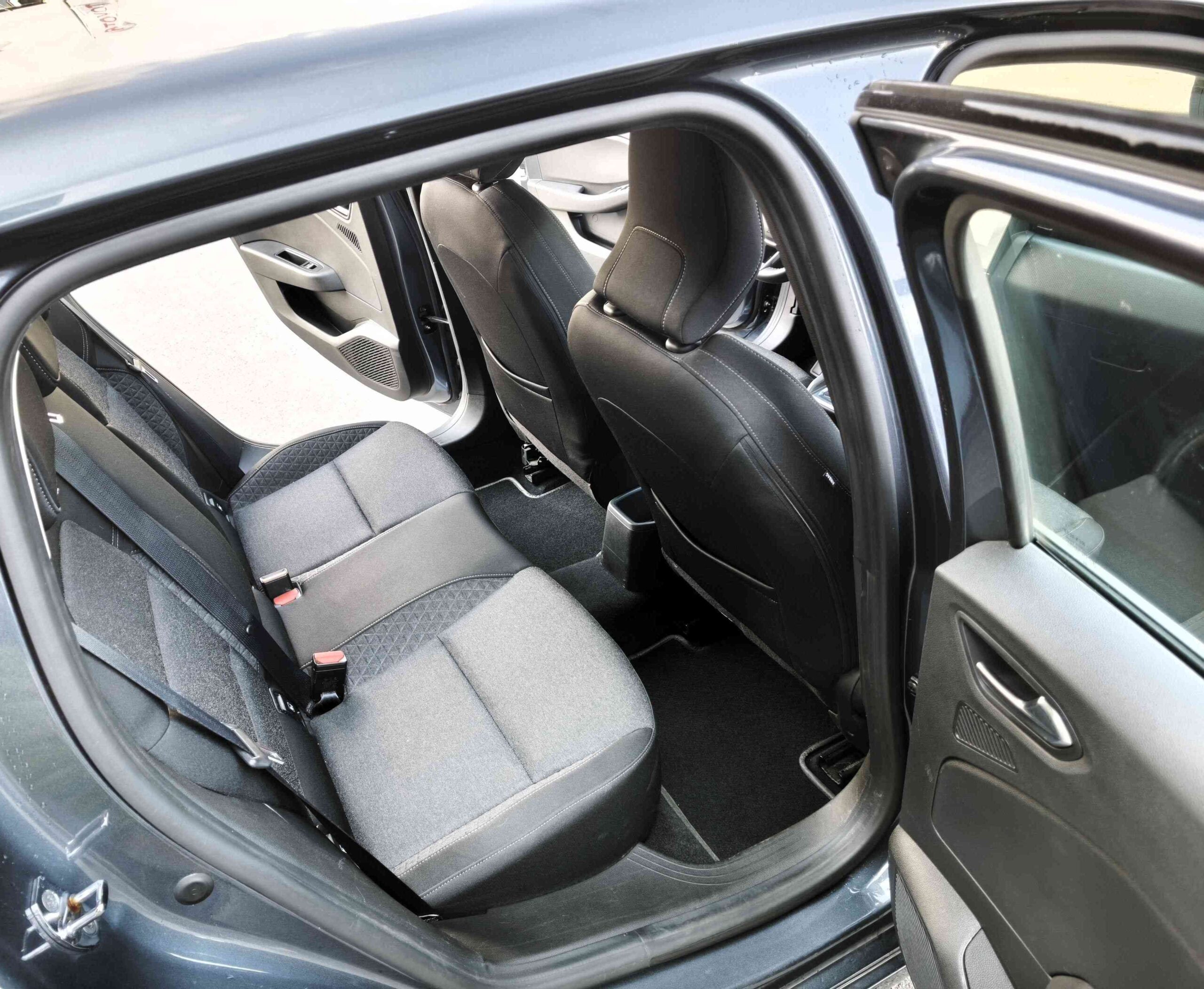 RENAULT Clio TCe 100 CV GPL 5 porte Zen 5 RENAULT Clio TCe 100 CV GPL 5 porte Zen - immagine 5