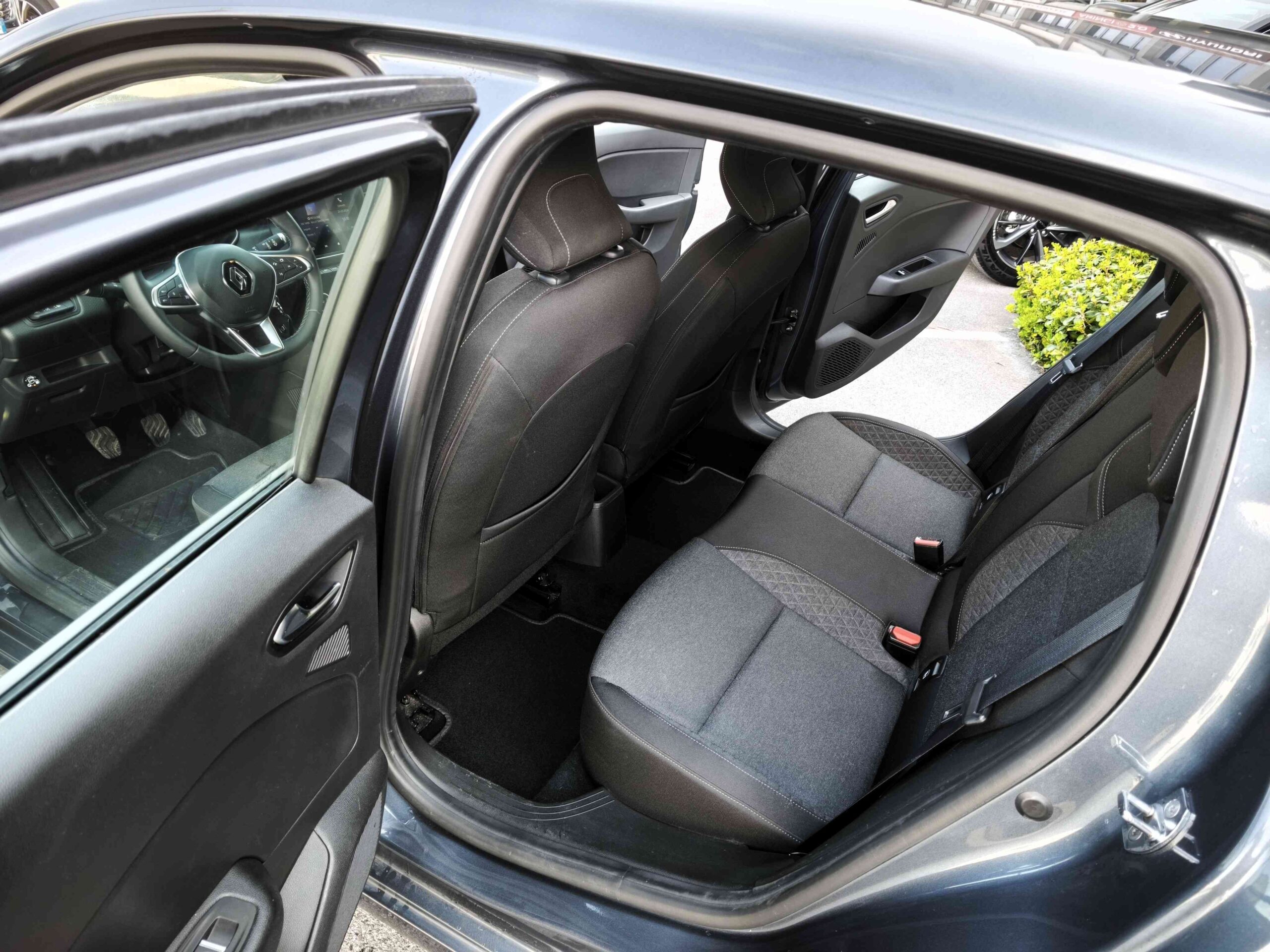 RENAULT Clio TCe 100 CV GPL 5 porte Zen 7 RENAULT Clio TCe 100 CV GPL 5 porte Zen - immagine 7