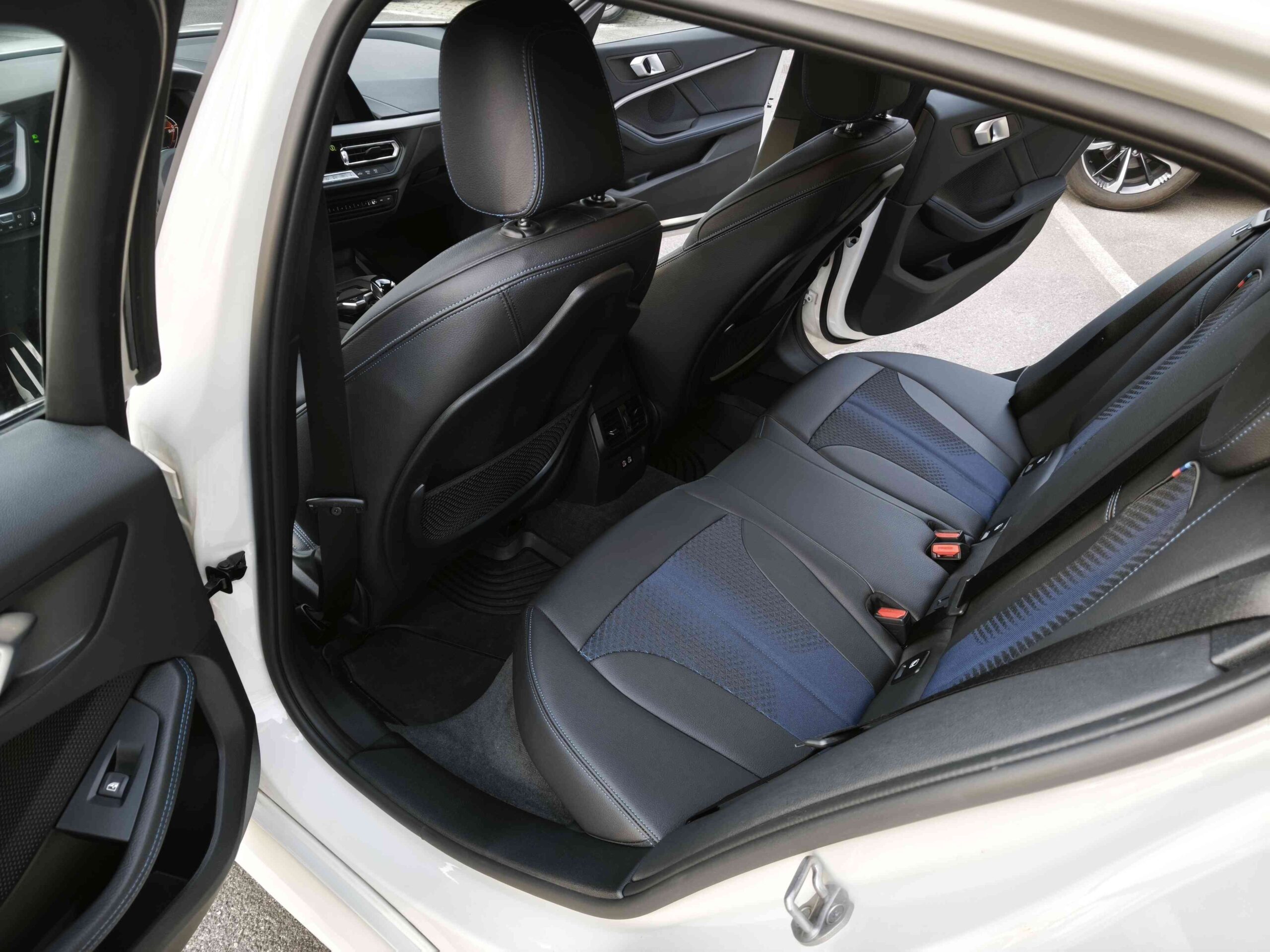 BMW Serie 1 (F40) 118i 5p Msport 8 BMW Serie 1 (F40) 118i 5p Msport - immagine 8