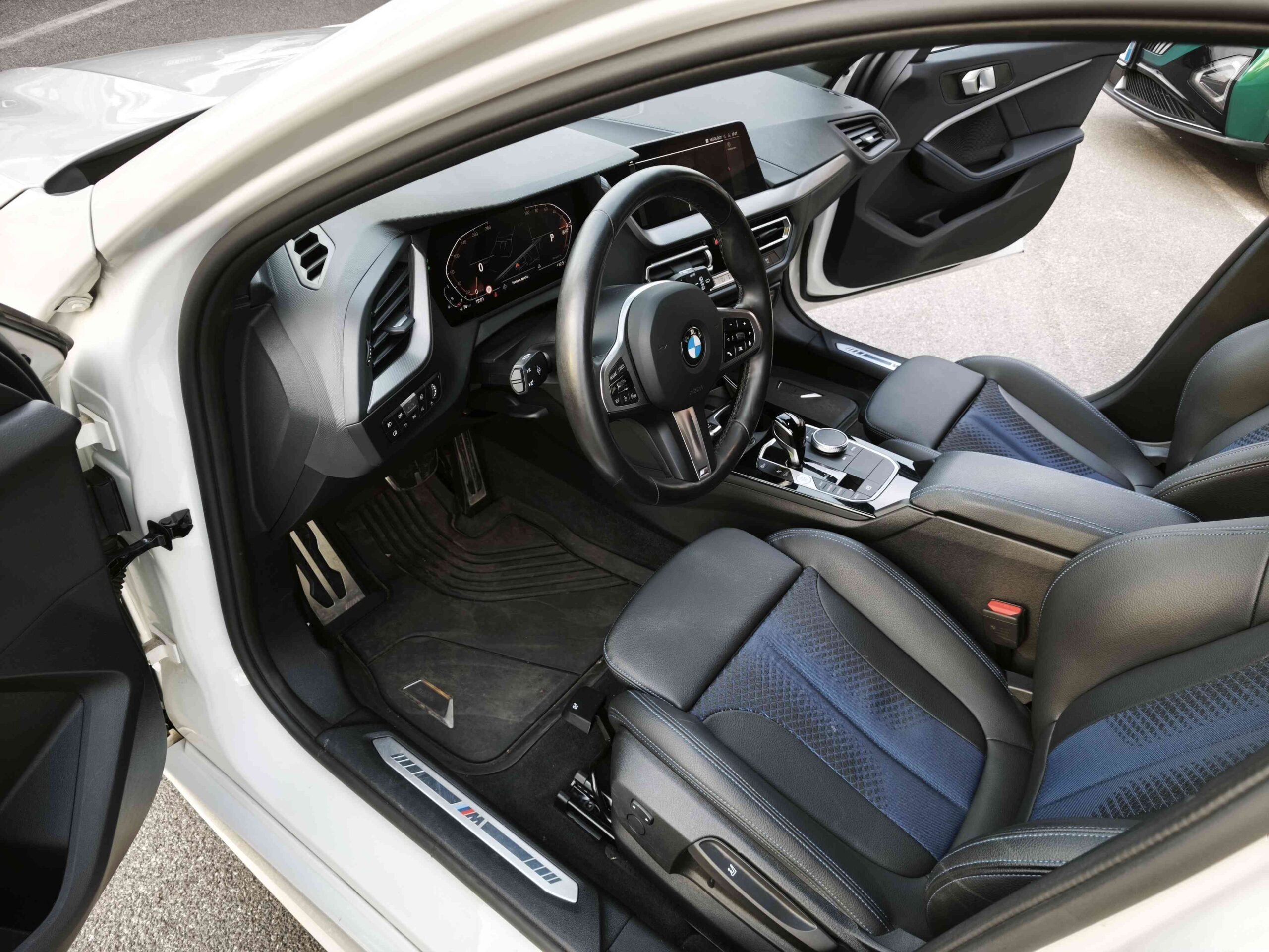 BMW Serie 1 (F40) 118i 5p Msport 9 BMW Serie 1 (F40) 118i 5p Msport - immagine 9