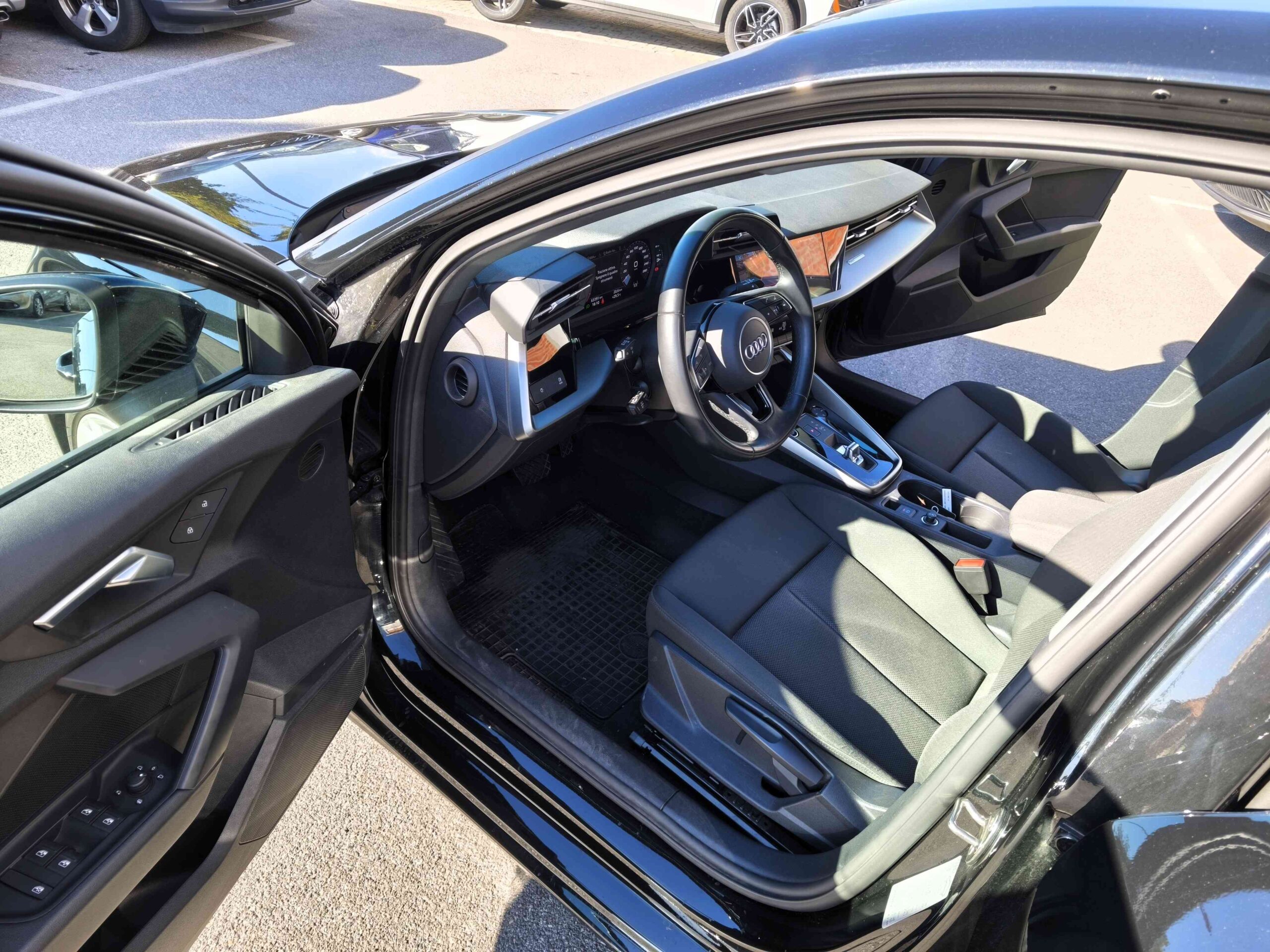 AUDI A3 SPB 35 TDI S tronic Business + Cerchi da 17" + Sensori di Parcheggio Anteriori 10 AUDI A3 SPB 35 TDI S tronic Business + Cerchi da 17" + Sensori di Parcheggio Anteriori - immagine 10
