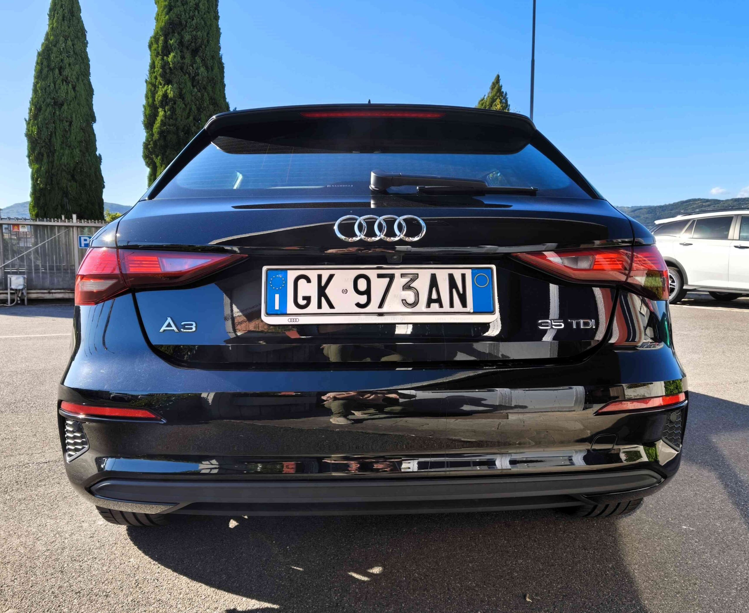 AUDI A3 SPB 35 TDI S tronic Business + Cerchi da 17" + Sensori di Parcheggio Anteriori 4 AUDI A3 SPB 35 TDI S tronic Business + Cerchi da 17" + Sensori di Parcheggio Anteriori - immagine 4