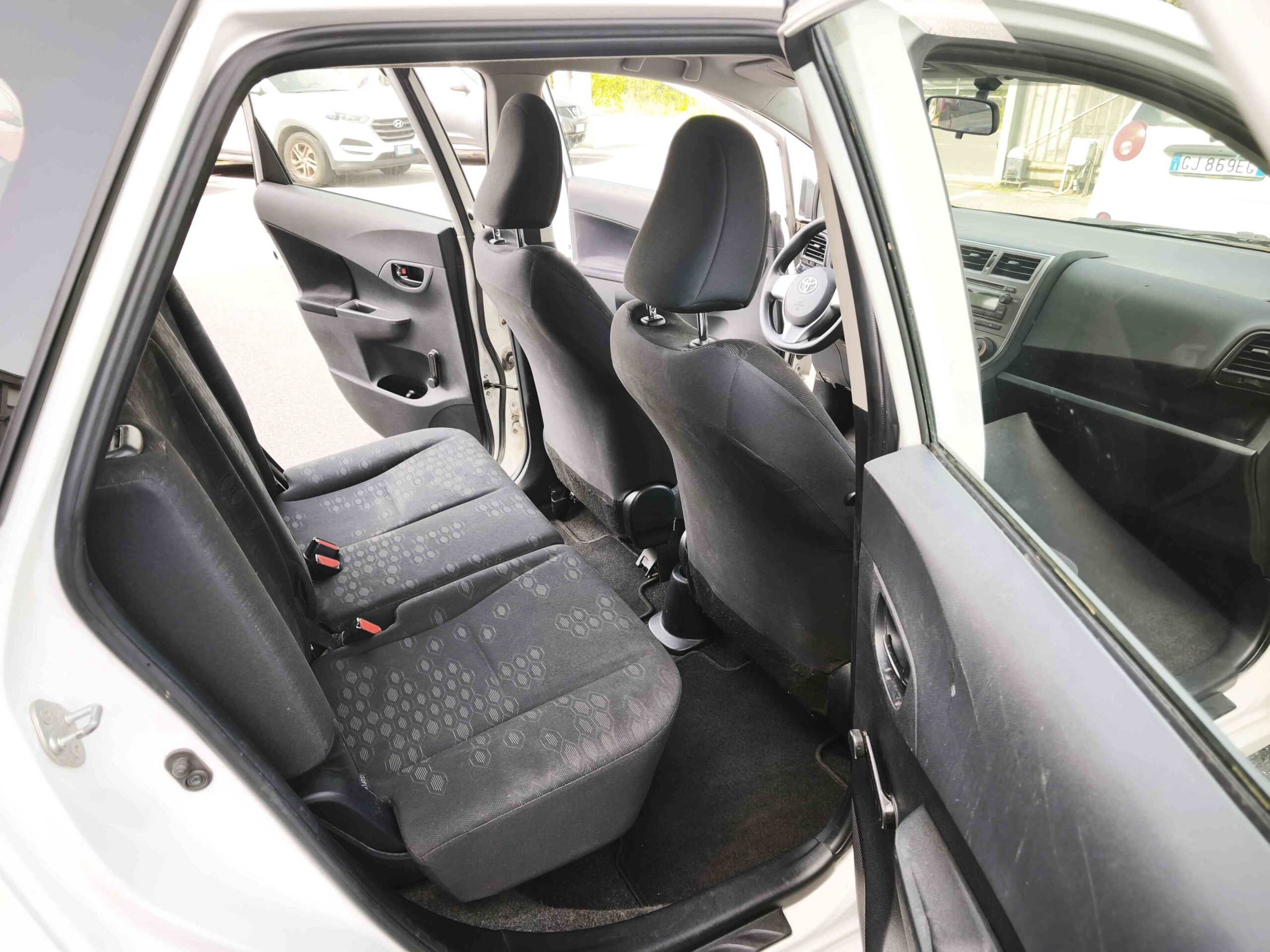 TOYOTA Verso-S 1.3 VVT-i + SENSORI DI PARCHEGGIO 4 TOYOTA Verso-S 1.3 VVT-i + SENSORI DI PARCHEGGIO - immagine 4