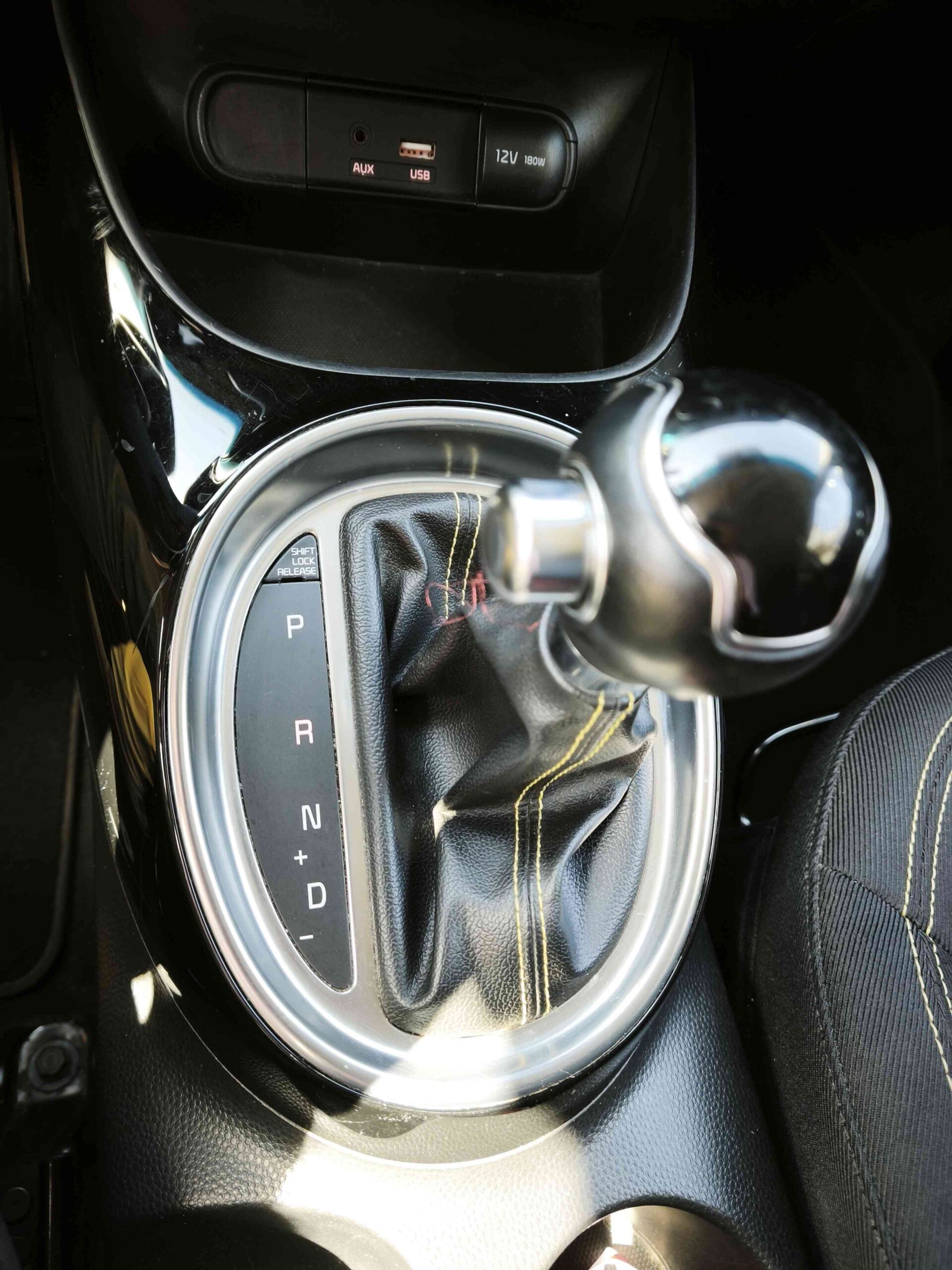 KIA Soul 1.6 CRDi You® Soul DCT + DESIGN PACK 13 KIA Soul 1.6 CRDi You® Soul DCT + DESIGN PACK - immagine 13