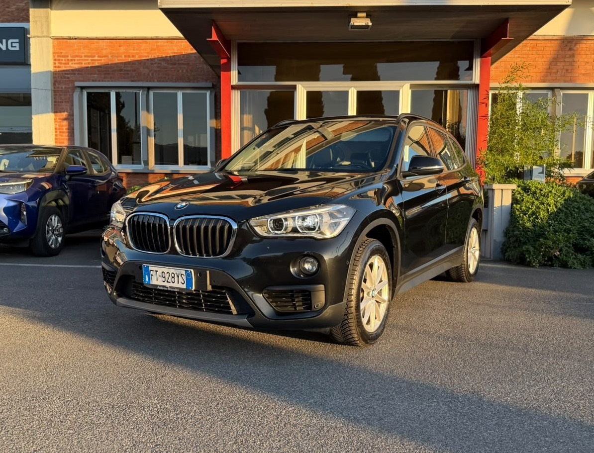 BMW X1 sDrive18d Business + Interni in Pelle 1 BMW X1 sDrive18d Business + Interni in Pelle