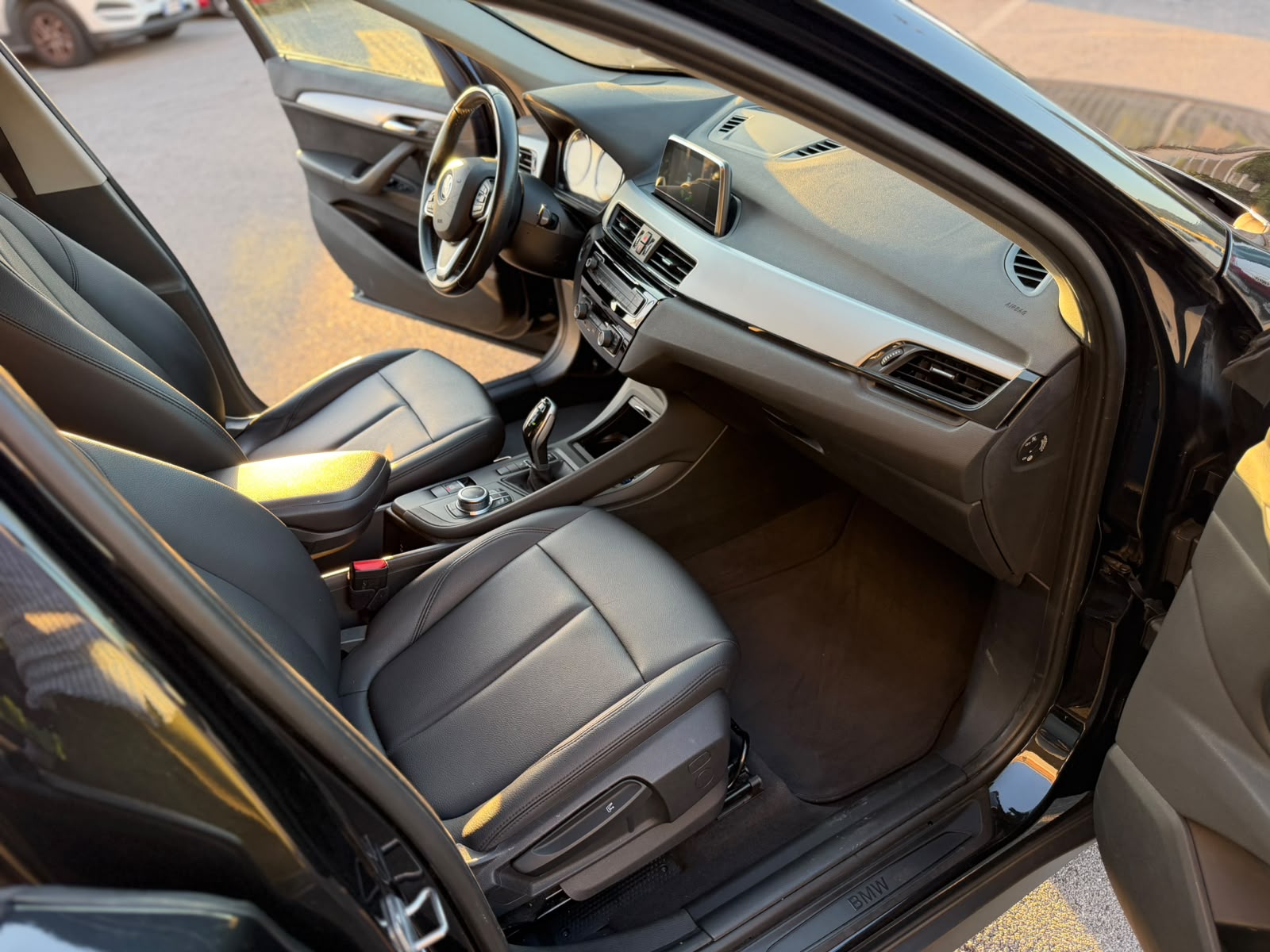 BMW X1 sDrive18d Business + Interni in Pelle 9 BMW X1 sDrive18d Business + Interni in Pelle - immagine 9